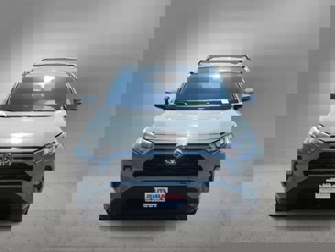 Used 2020 Toyota RAV4 XLE image 3