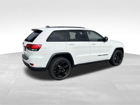 Used 2020 Jeep Grand Cherokee Laredo image 6