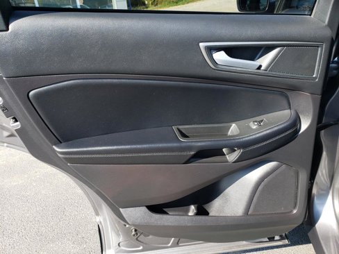 Used 2022 Ford Edge SE w/ Black Appearance Package image 13