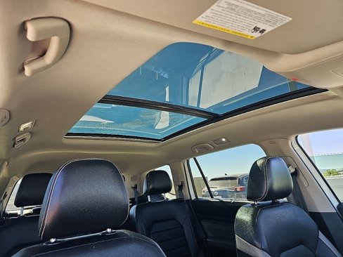 Used 2021 Volkswagen Atlas SEL Premium image 6