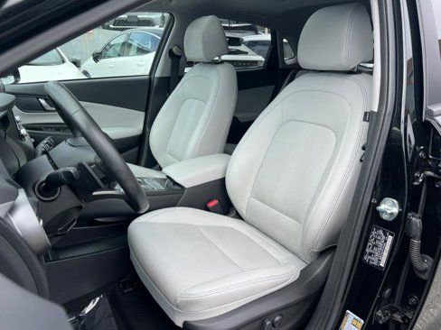 Used 2023 Hyundai Kona Limited w/ Cargo Package image 18