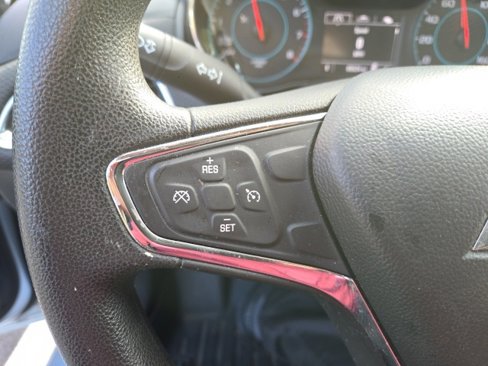 Used 2017 Chevrolet Cruze LT image 4