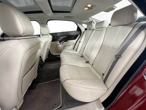 Used 2012 Jaguar XJ L image 24