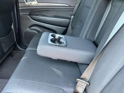 Used 2017 Jeep Grand Cherokee Laredo w/ Quick Order Package 23E image 15