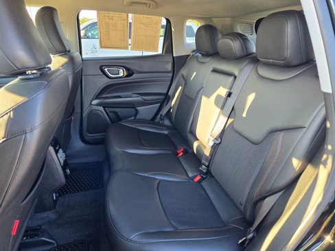 Used 2022 Jeep Compass Trailhawk image 28
