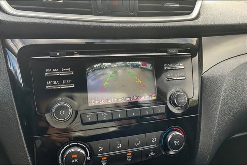 Used 2016 Nissan Rogue S image 19