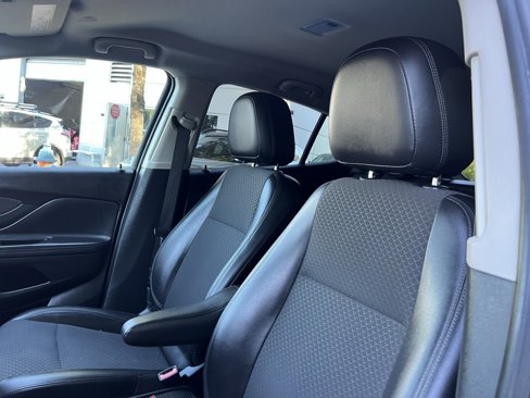 Used 2022 Buick Encore Preferred image 11