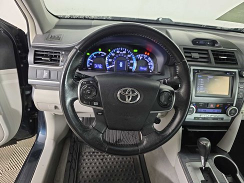 Used 2014 Toyota Camry XLE image 13