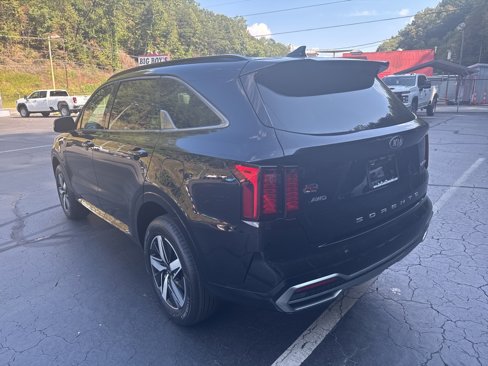 Used 2021 Kia Sorento EX image 3