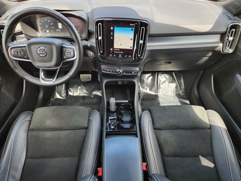 Used 2021 Volvo XC40 T5 R-Design w/ Advanced Package image 2