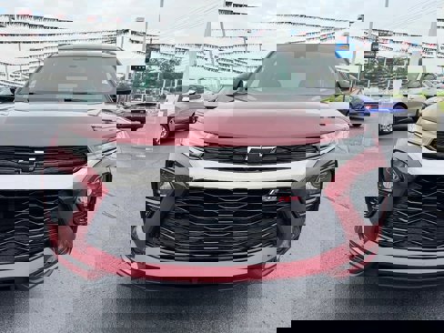 Used 2023 Chevrolet TrailBlazer RS w/ Sun and Liftgate Package image 2
