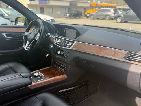 Used 2013 Mercedes-Benz E 350 4MATIC Sedan image 15