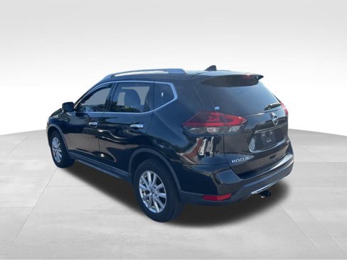 Used 2018 Nissan Rogue SV w/ Premium Package image 3