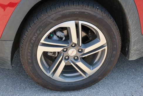 Used 2018 GMC Terrain Denali w/ Advanced Safety Package image 7