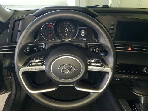 Certified 2023 Hyundai Elantra SEL w/ Preferred Accessory Package image 15