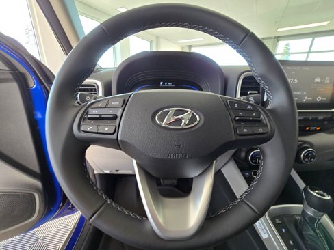 New 2025 Hyundai Venue SEL image 17