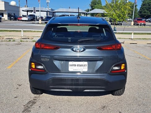 Used 2021 Hyundai Kona SE image 6