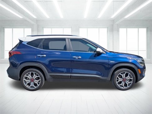 Used 2023 Kia Seltos SX image 2