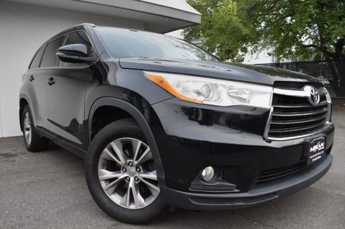 Used 2014 Toyota Highlander XLE image 1