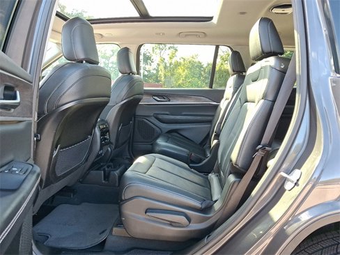 Used 2023 Jeep Grand Cherokee L Limited image 10