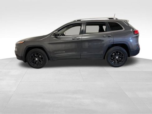 Used 2017 Jeep Cherokee Latitude w/ Cold Weather Group image 4