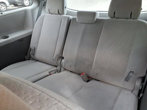 Certified 2019 Toyota Sienna LE image 12