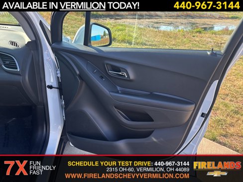 Certified 2022 Chevrolet Trax LT w/ LT Convenience Package image 21