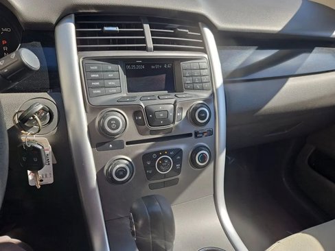 Used 2013 Ford Edge SE image 27