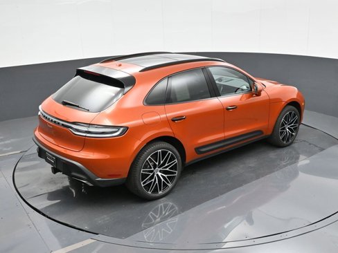 Certified 2025 Porsche Macan image 29