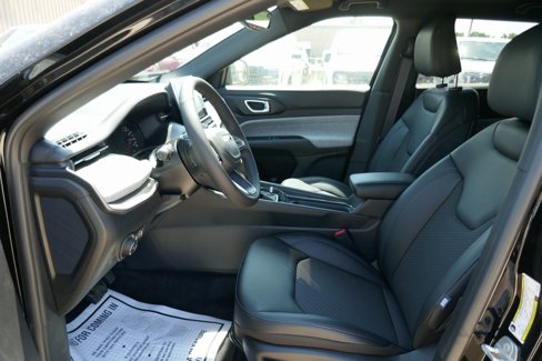 New 2025 Jeep Compass Latitude image 13