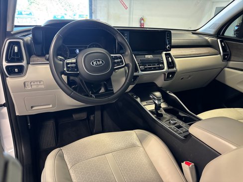 Used 2021 Kia Sorento EX w/ EX AWD X-Line Package image 4