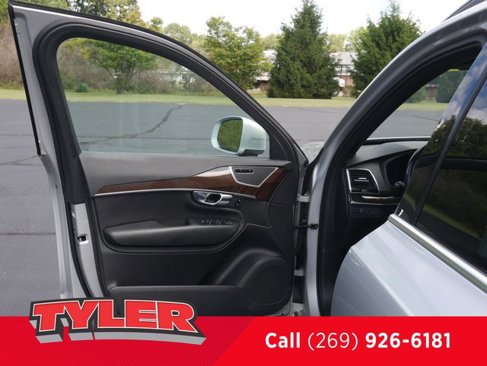 Used 2018 Volvo XC90 T6 Momentum w/ Convenience Package image 22