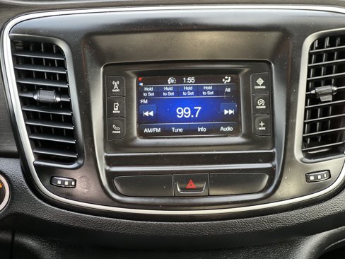 Used 2016 Chrysler 200 Limited image 15