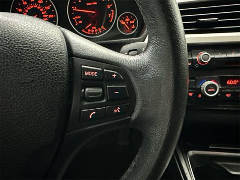 Used 2015 BMW 320i Sedan image 25