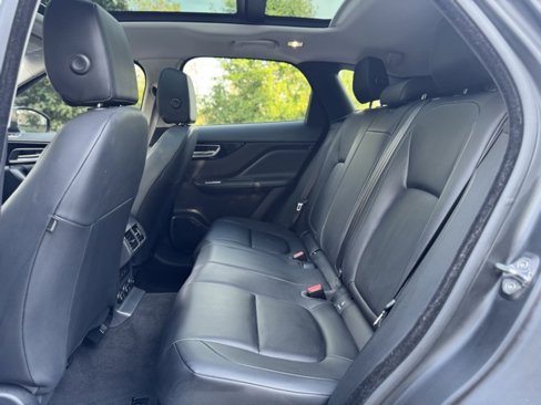 Used 2018 Jaguar F-PACE Premium image 16