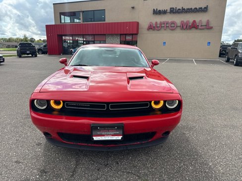 Used 2015 Dodge Challenger SXT w/ Driver Convenience Group image 8