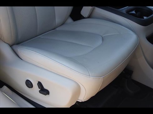Used 2019 Chrysler Pacifica Touring-L Plus w/ Advanced Safetytec Group image 14