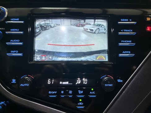 Used 2018 Toyota Camry XSE image 14