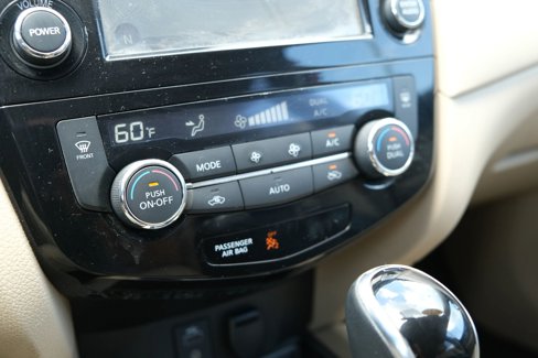 Used 2017 Nissan Rogue SV image 34