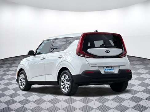 Used 2020 Kia Soul LX image 3