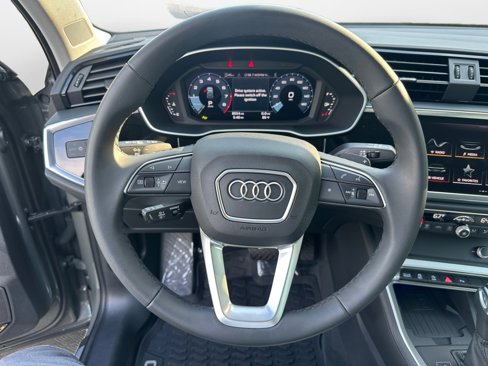 Certified 2025 Audi Q3 2.0T Premium Plus image 10