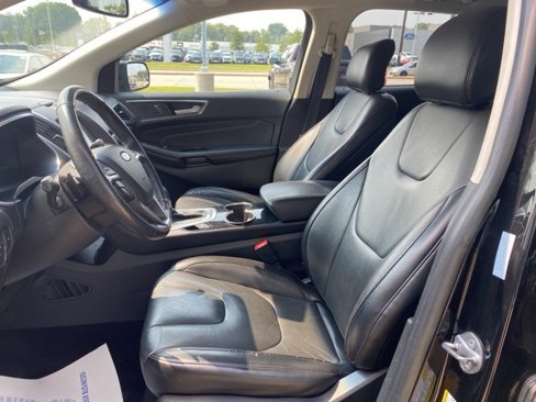 Used 2017 Ford Edge Titanium w/ Technology Package image 9