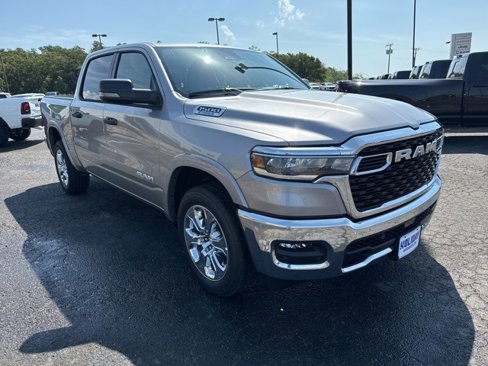 New 2025 RAM 1500 2WD Crew Cab image 7
