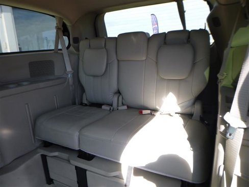 Used 2014 Dodge Grand Caravan SXT w/ Rear Park Assist Package image 9