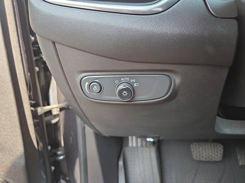 Used 2022 Chevrolet Equinox LT image 32