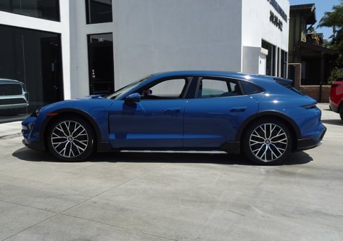 Used 2022 Porsche Taycan 4 Cross Turismo image 3