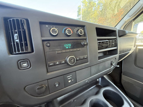 Used 2014 Chevrolet Express 3500 image 24