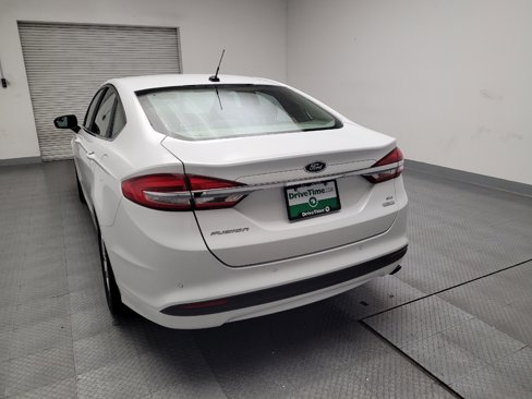 Used 2017 Ford Fusion SE w/ Fusion SE Technology Package image 6