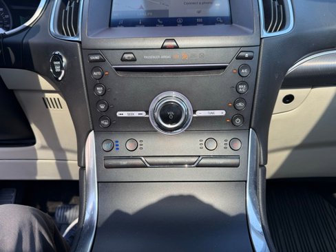 Used 2019 Ford Edge Titanium w/ Equipment Group 301A image 12