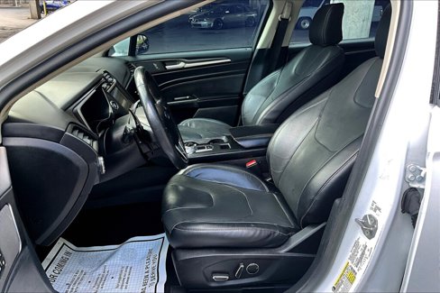 Used 2020 Ford Fusion Titanium image 15